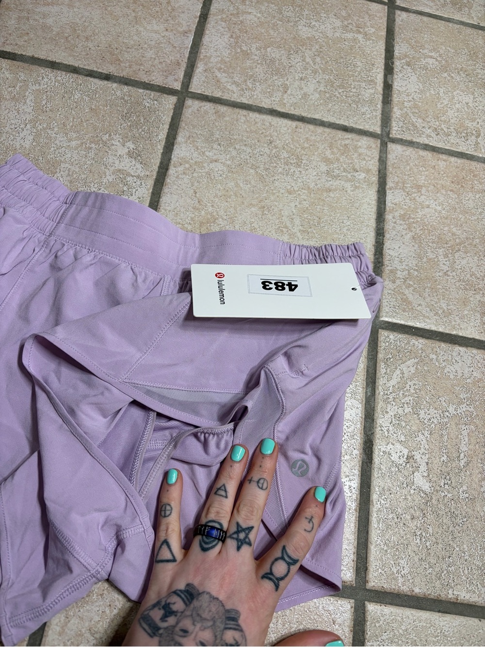 NWT Lululemon Hotty Hot Short *LR 2.5” (Lilac Play) Size 8 - Picture 6 of 8
